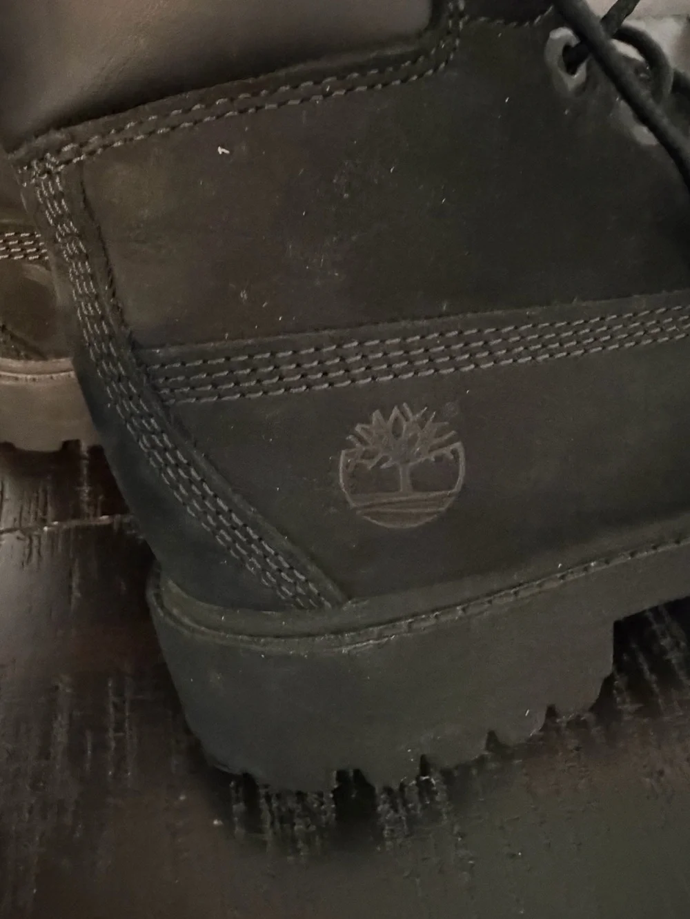 Kids Timberland Premium 6 inch black biking boots size 1 outdoors casual rugged